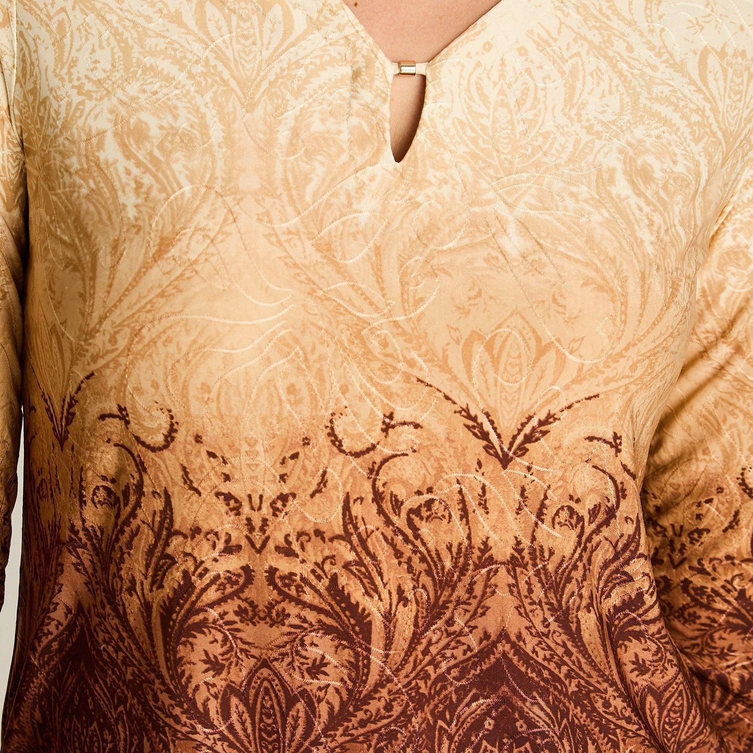 Polera Beige Estampada Manga Larga con Detalles en el Escote-2