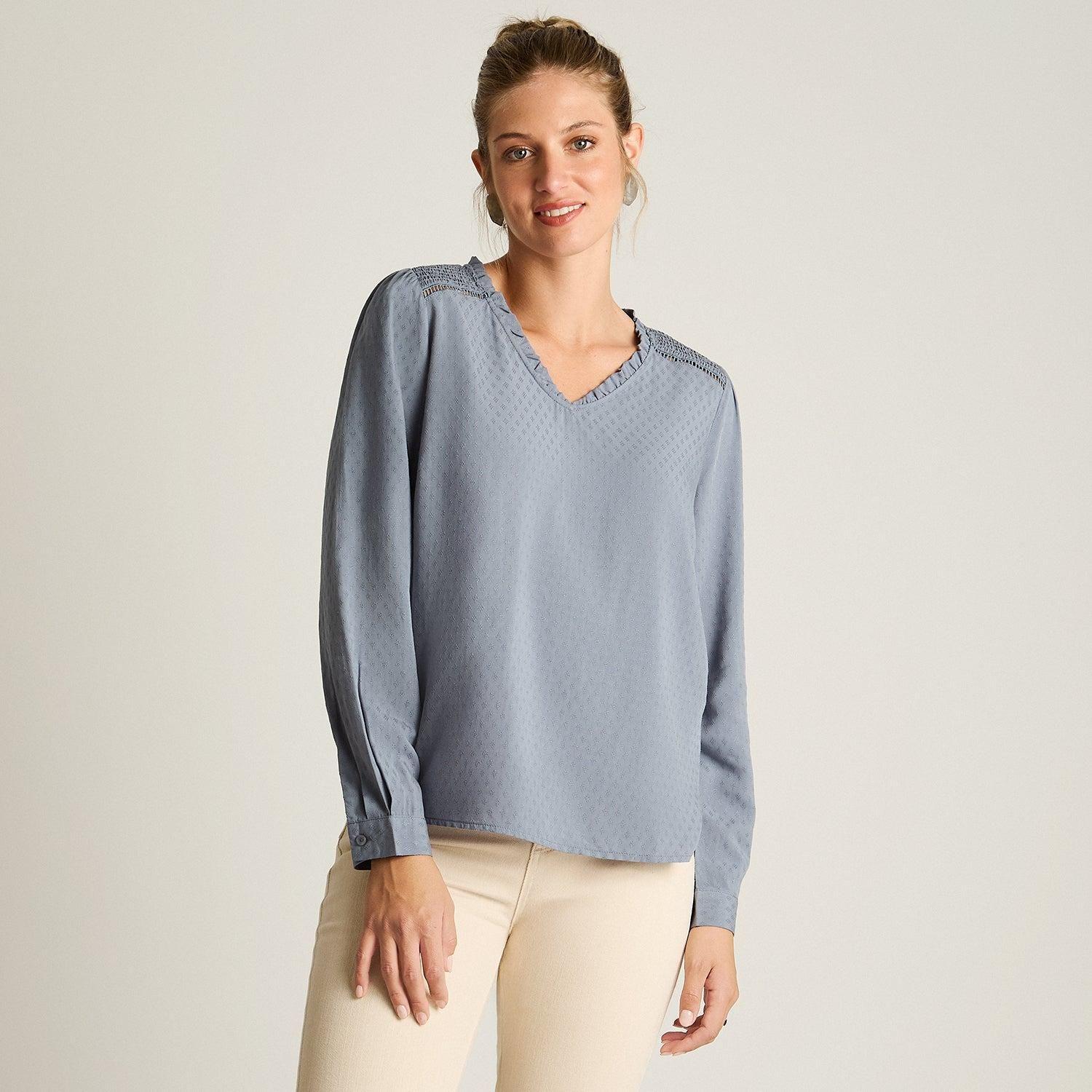 Blusa Índigo Escote V con Aplicación en Hombros-0