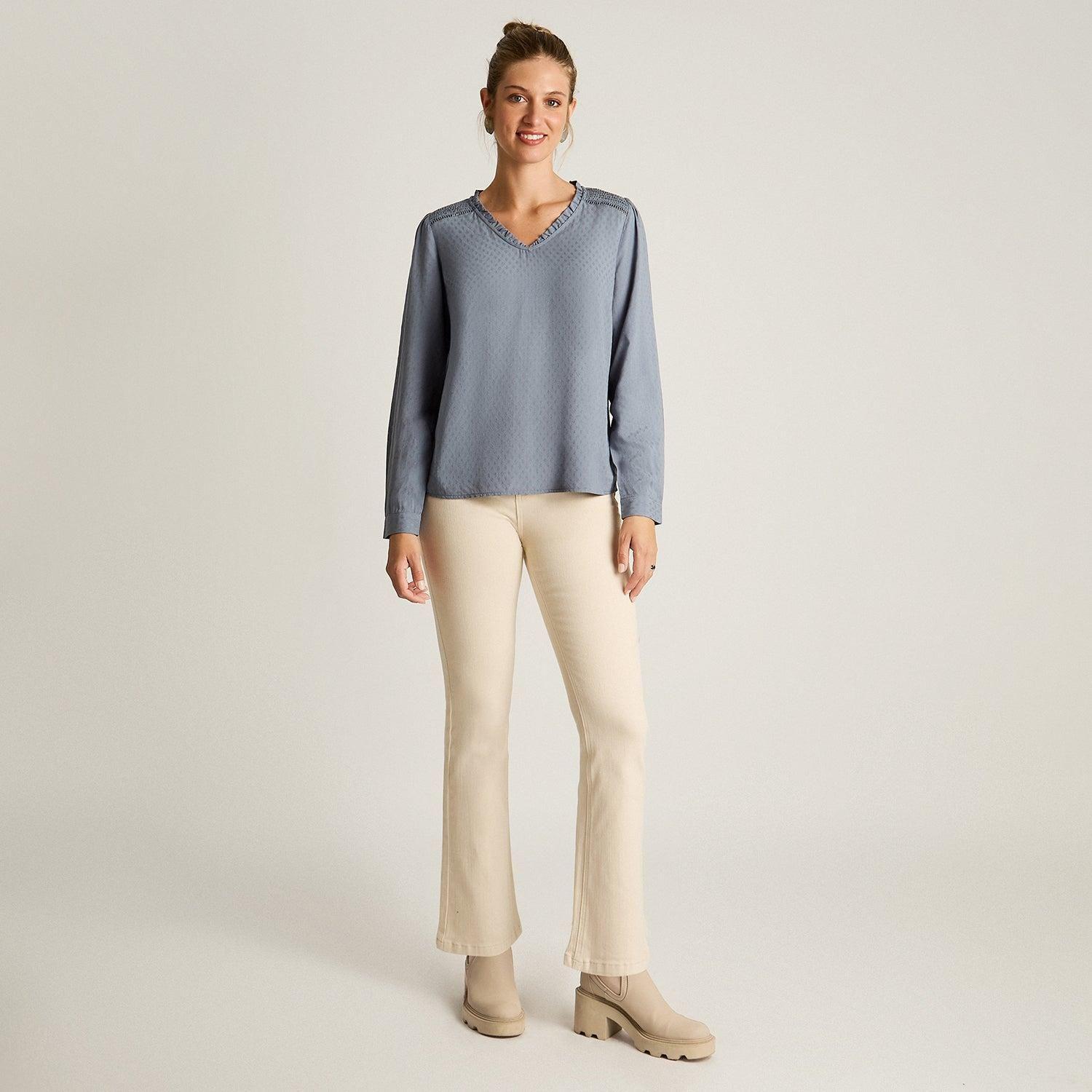 Blusa Índigo Escote V con Aplicación en Hombros-5