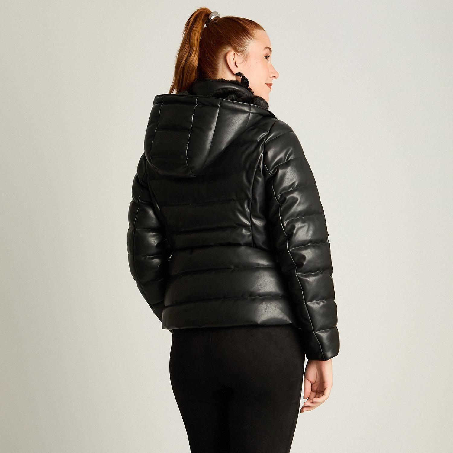 Parka Negra de Ecocuero con Diseño Quilted y Gorro-1