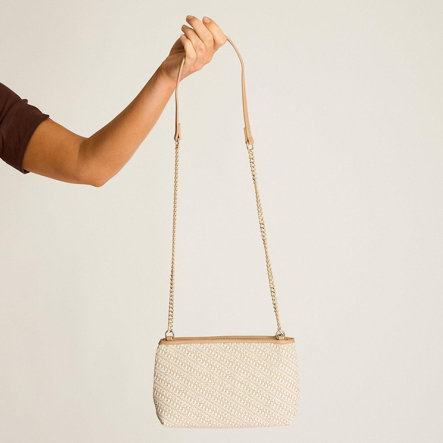 Cartera Beige con Forro y Correa Larga-2