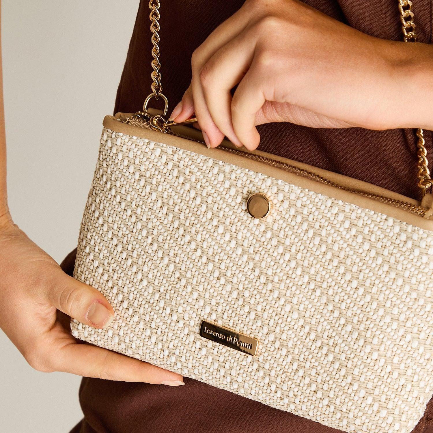 Cartera Beige con Forro y Correa Larga-3