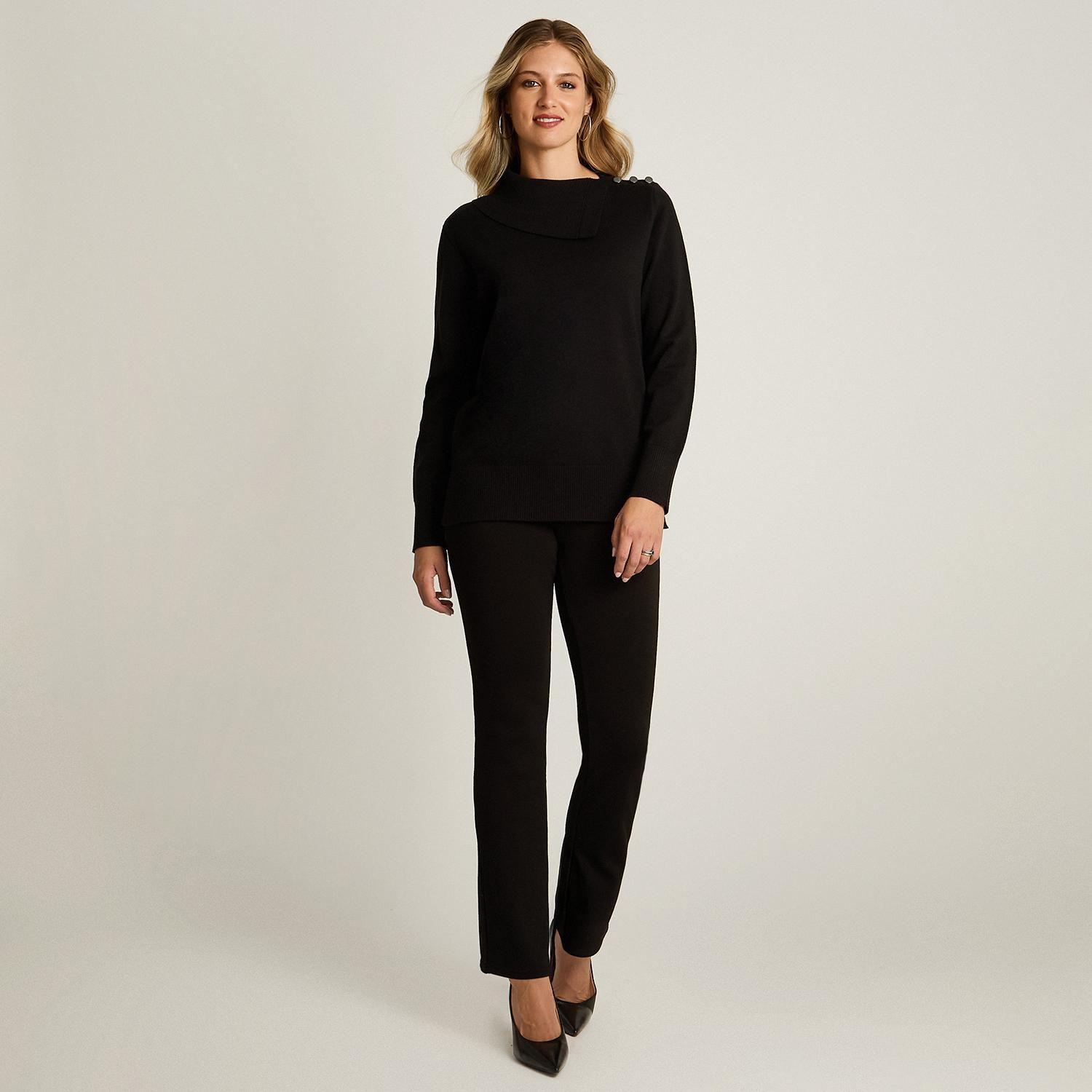 Sweater Negro con Cuello Asimétrico y Botones en Hombro en Tejido-3