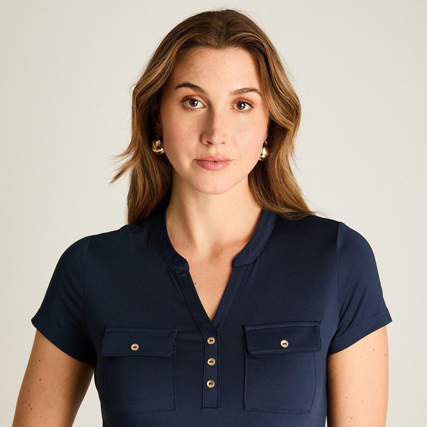 Polera Azul Bolsillos y Botones Manga Corta-2