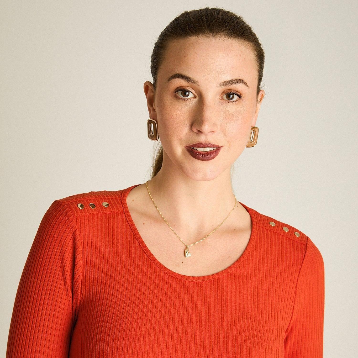 Polera Rib Terracota Manga 3/4 con Aplicación en Hombros-2