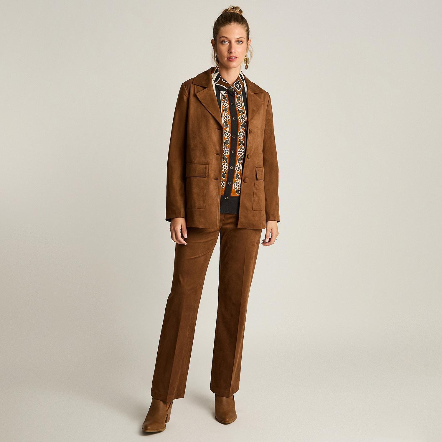 Chaqueta Camel de Suede con Tres Botones y Bolsillos-3