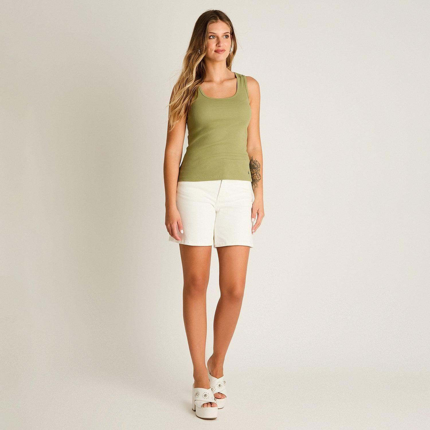 Polera Verde Sin Mangas Elasticidad Media Sin Forro Calce Ajustado-3