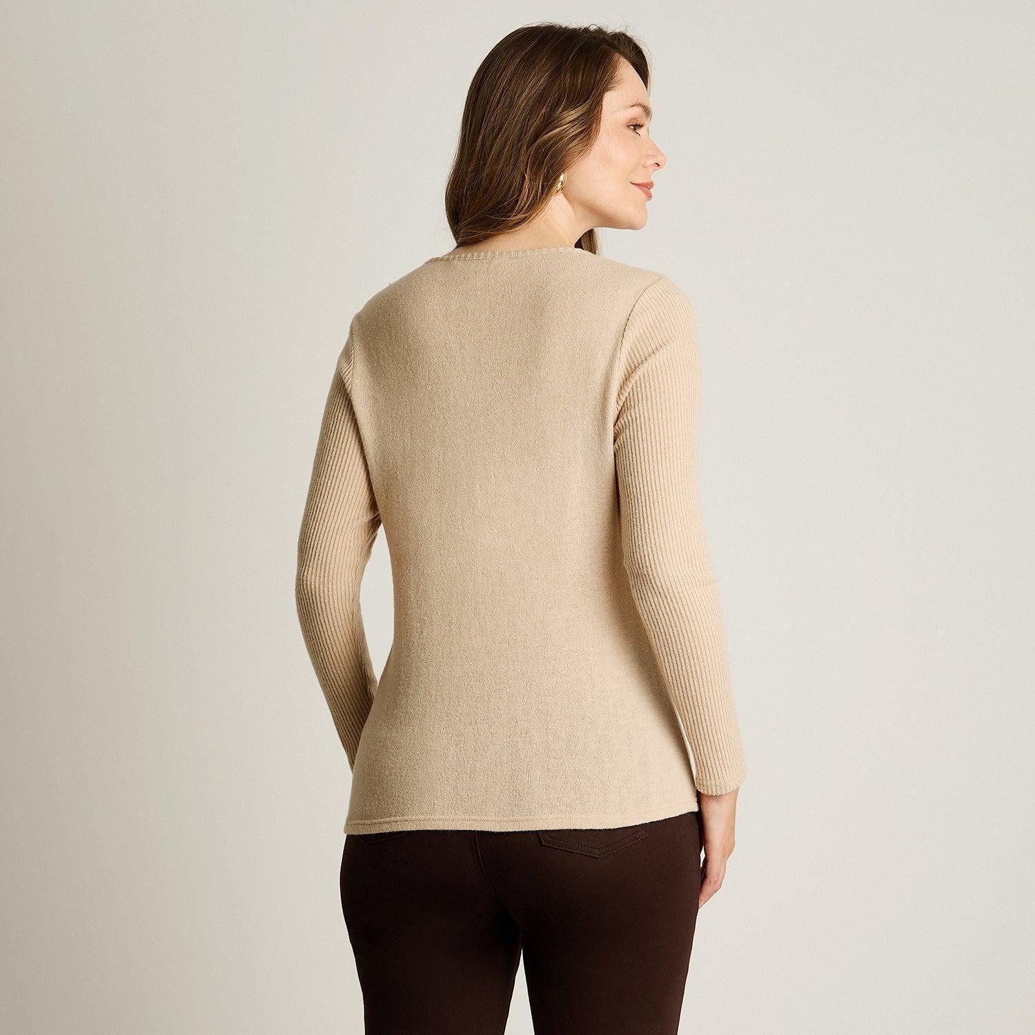 Polera Beige Manga Larga Elasticidad Media Sin Forro Calce Normal Tela Punto-1