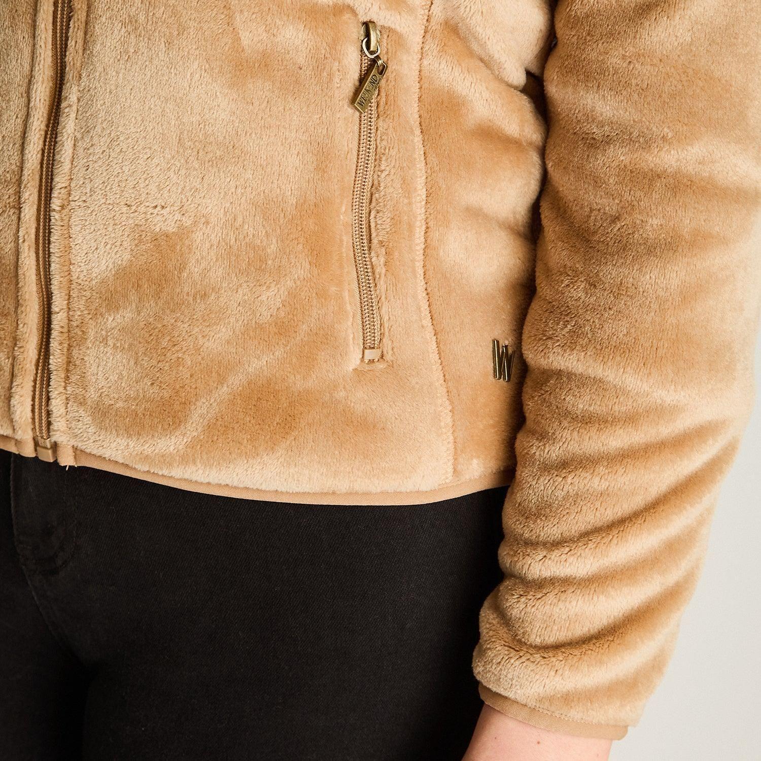 Poleron Coral Fleece Camel Manga Larga Elasticidad Media Sin Forro Calce Normal Tela Punto-1