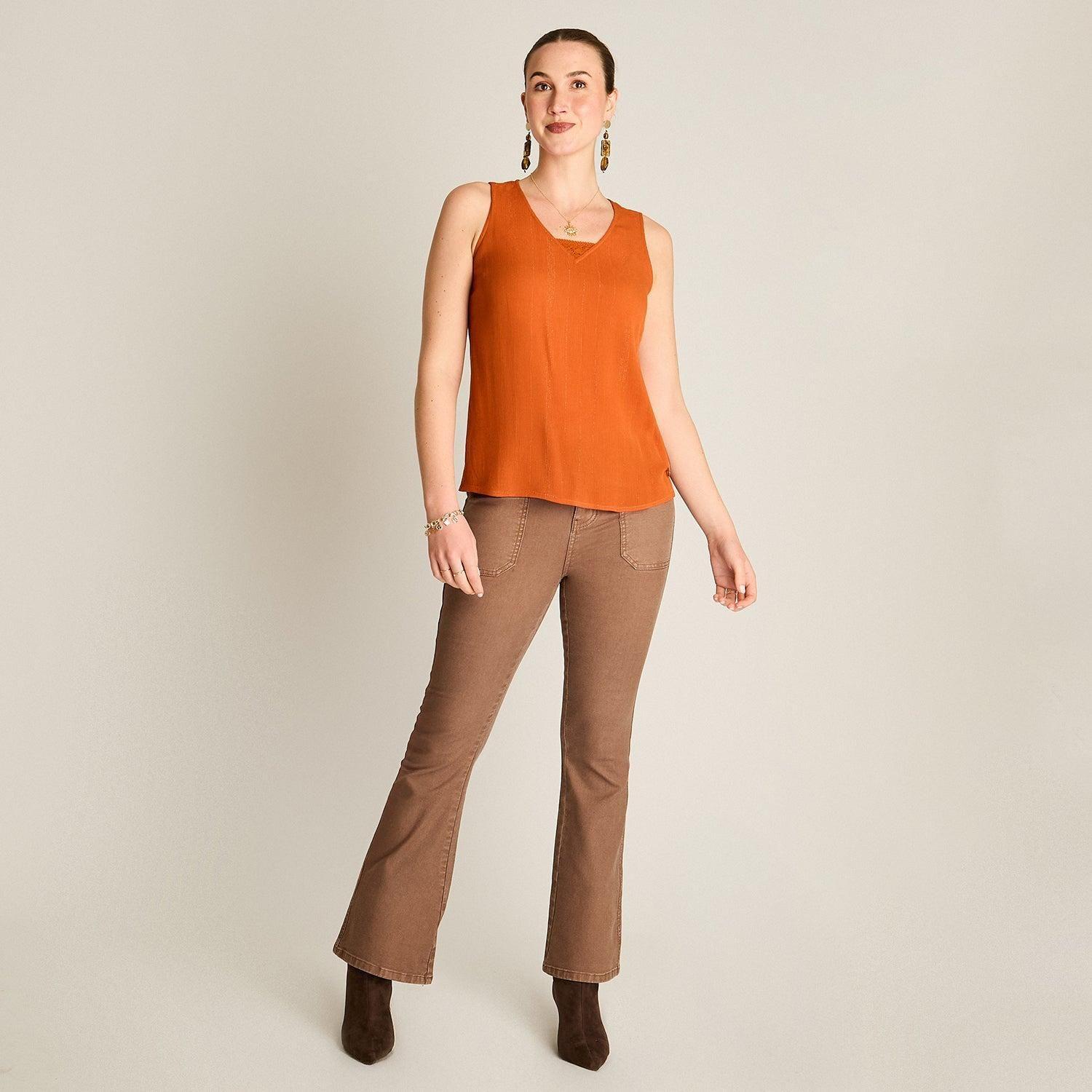 Blusa Naranjo Sin Mangas con Detalle de Macramé en Escote-3