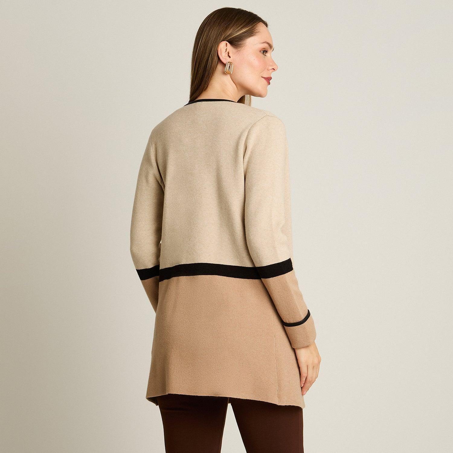 Tapado Beige con Detalles en Cuero Sintético en Tejido-1