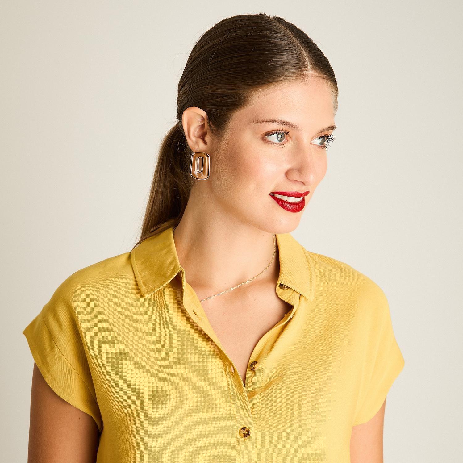 Blusa Mostaza Abotonada Manga Corta-2