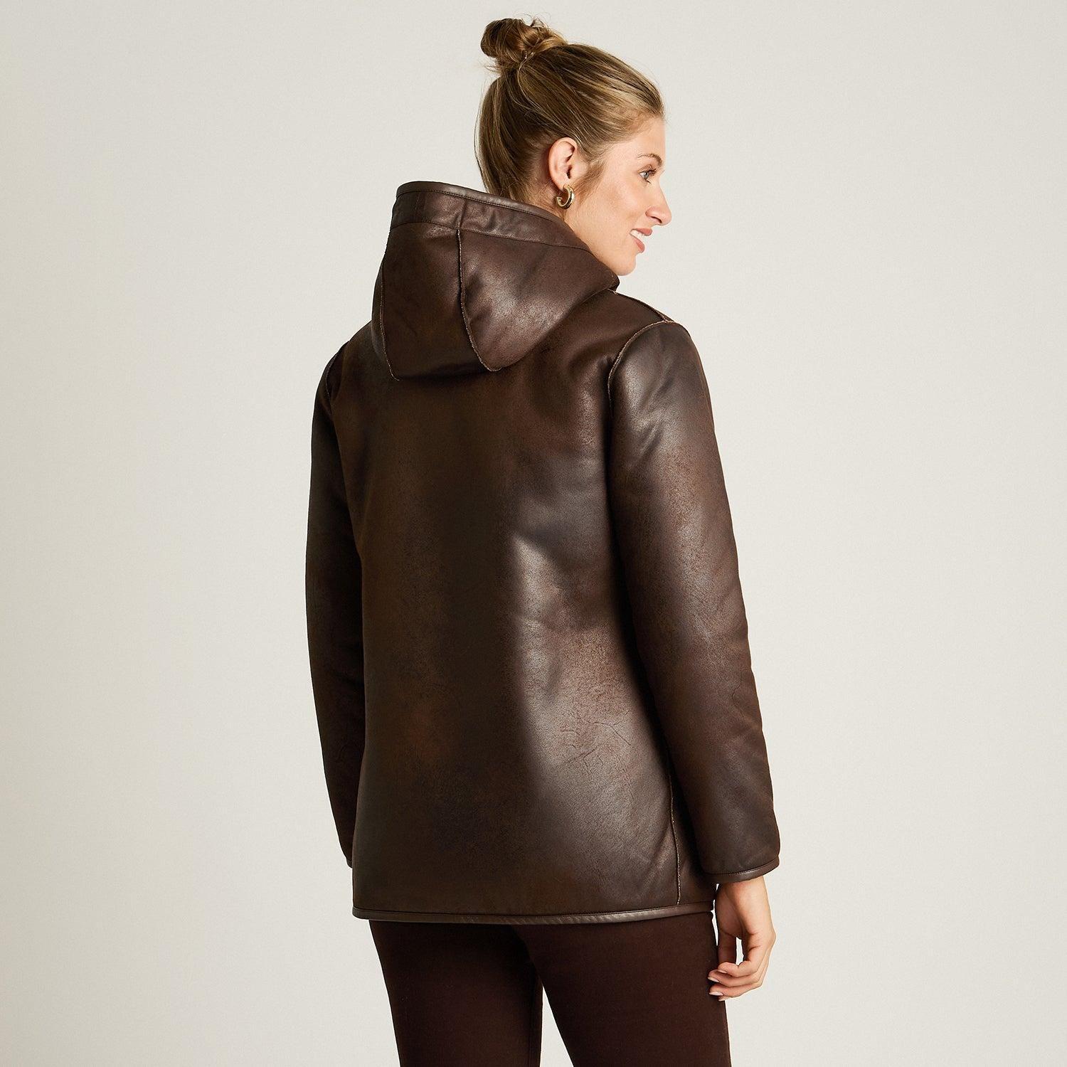 Chaqueta Café de Ecocuero con Gorro y Forro Sherpa-1