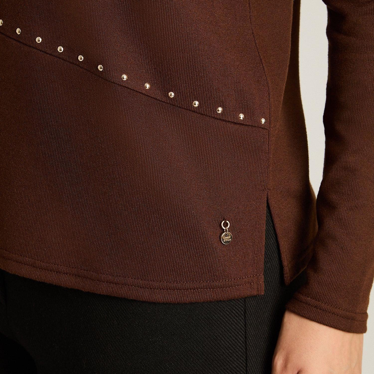 Polera Cafe Manga Larga Elasticidad Media Sin Forro Calce Normal Tela Camant-2