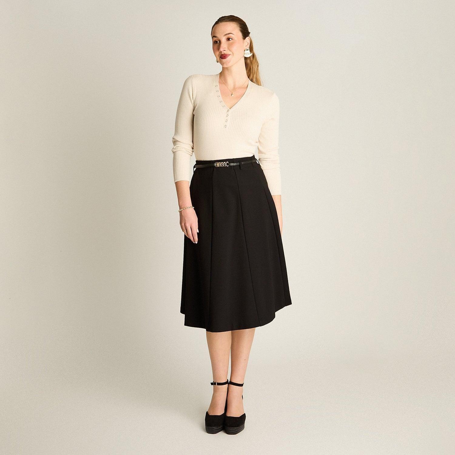 Falda Negra Punto Roma con Cadena en la Cintura-3