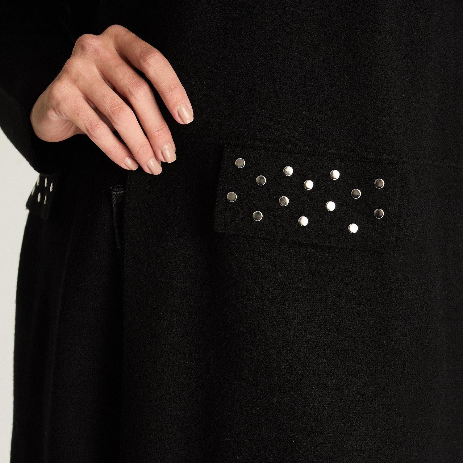 Tapado Con Aplicación De Tachas En Bolsillos Negro-1