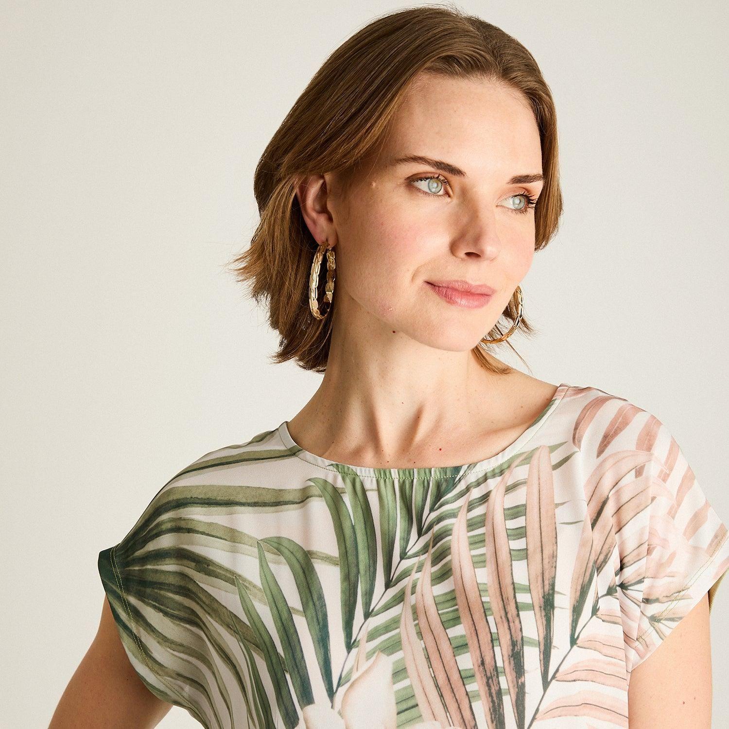 Polera Verde Estampado Tropical Manga Corta-2