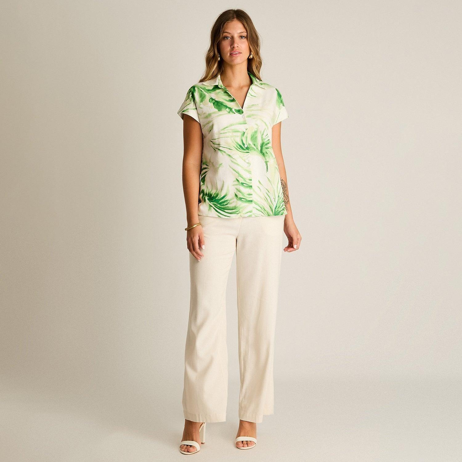 Blusa Verde Estampado Tropical y Calce Holgado-3