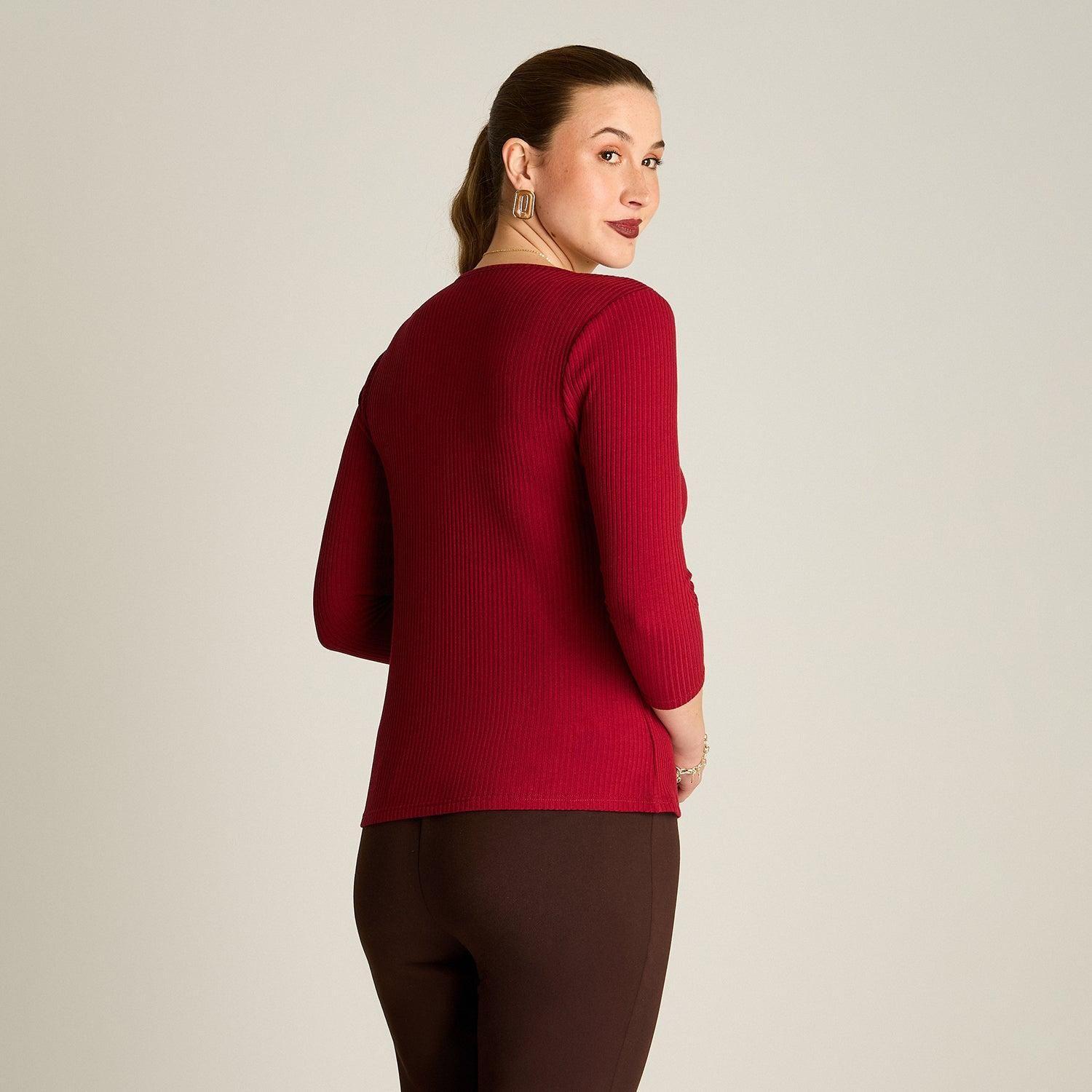 Polera Rib Rojo Manga 3/4 con Aplicación en Hombros-1