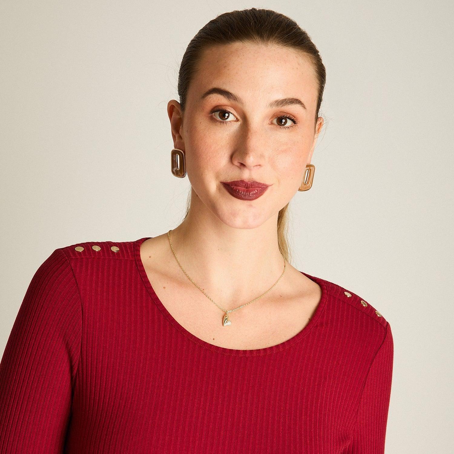 Polera Rib Rojo Manga 3/4 con Aplicación en Hombros-2