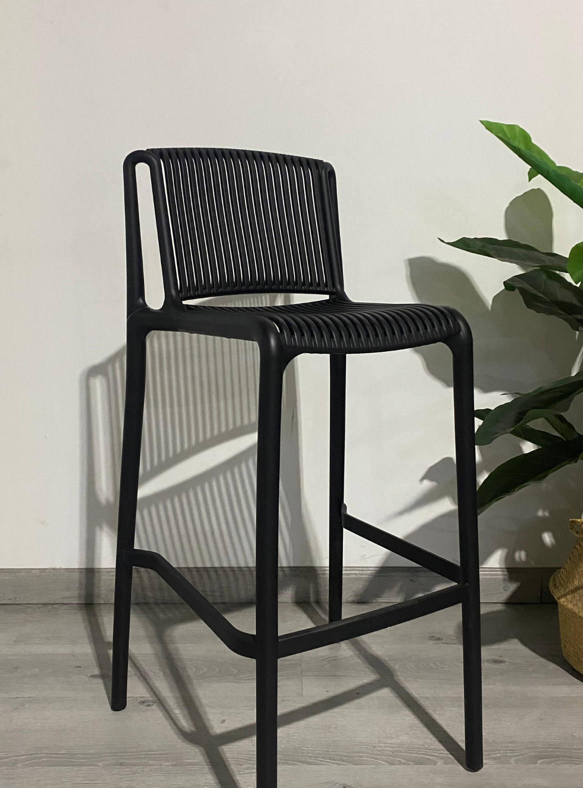 Taburete Alto Capri Negro Polipropileno Reforzado UV-2