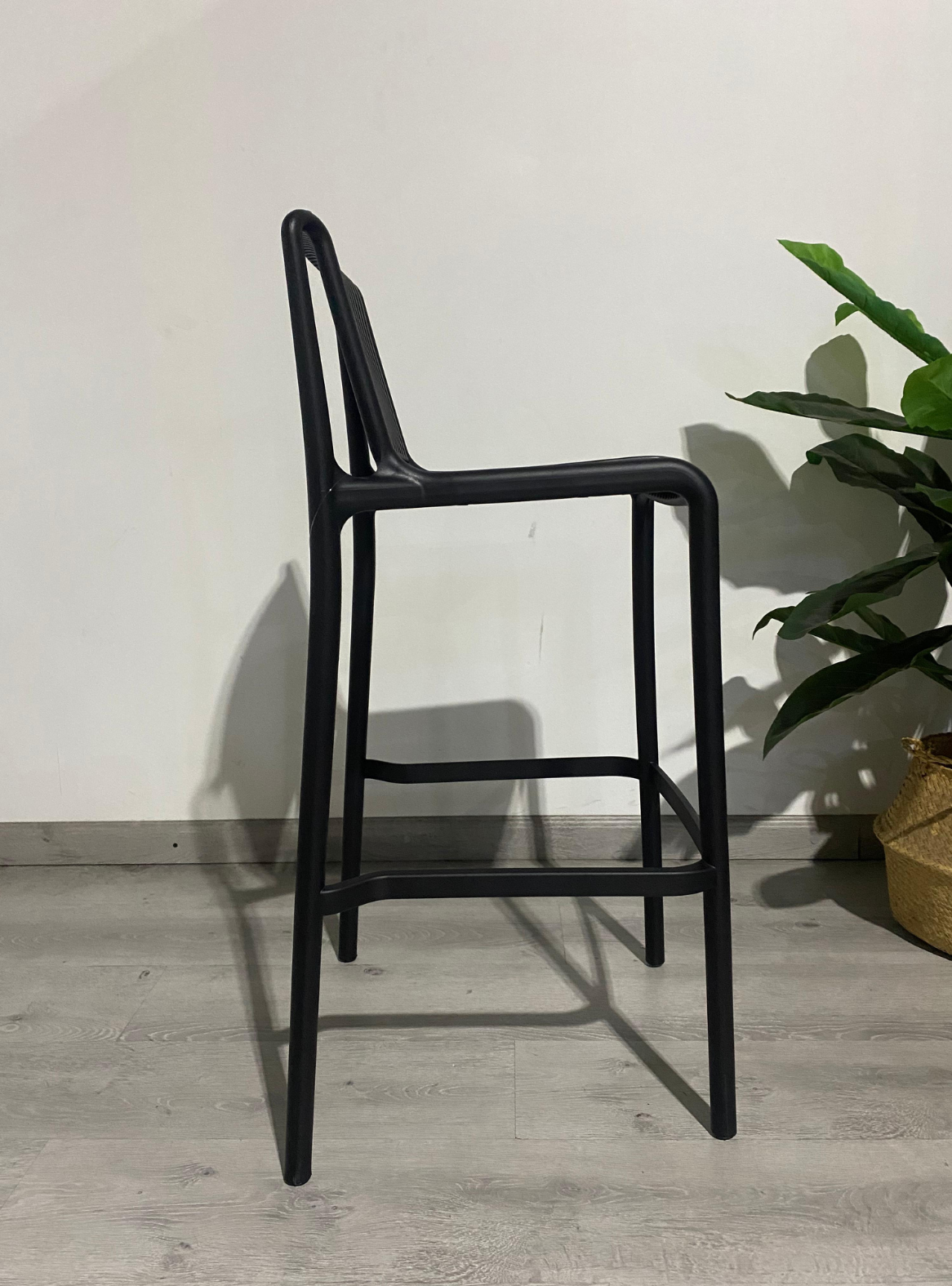 Taburete Alto Capri Negro Polipropileno Reforzado UV-4