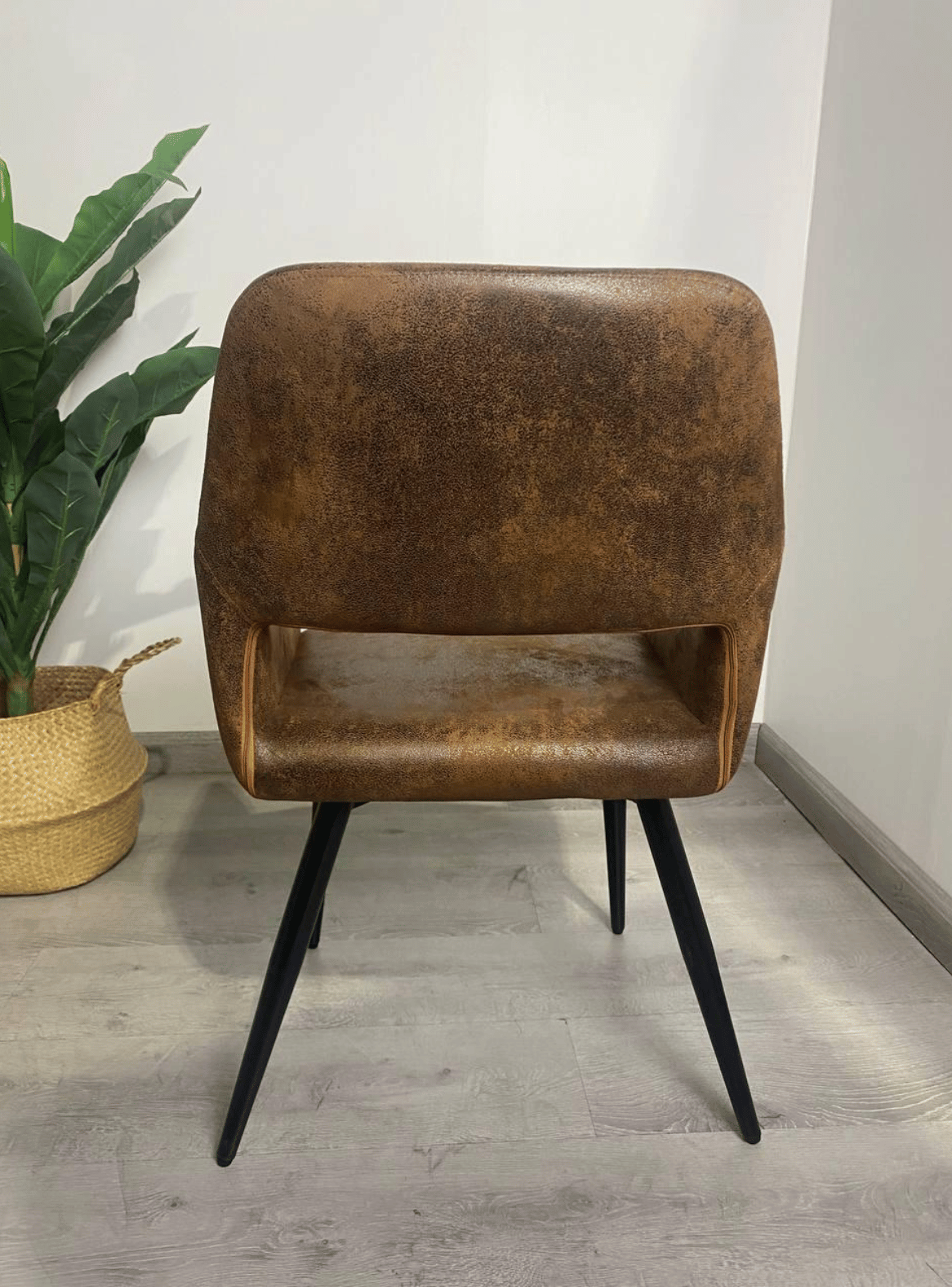 Butaca de Comedor Burgos Ecocuero Vintage con Patas de Metal | Silla Moderna para Living-5