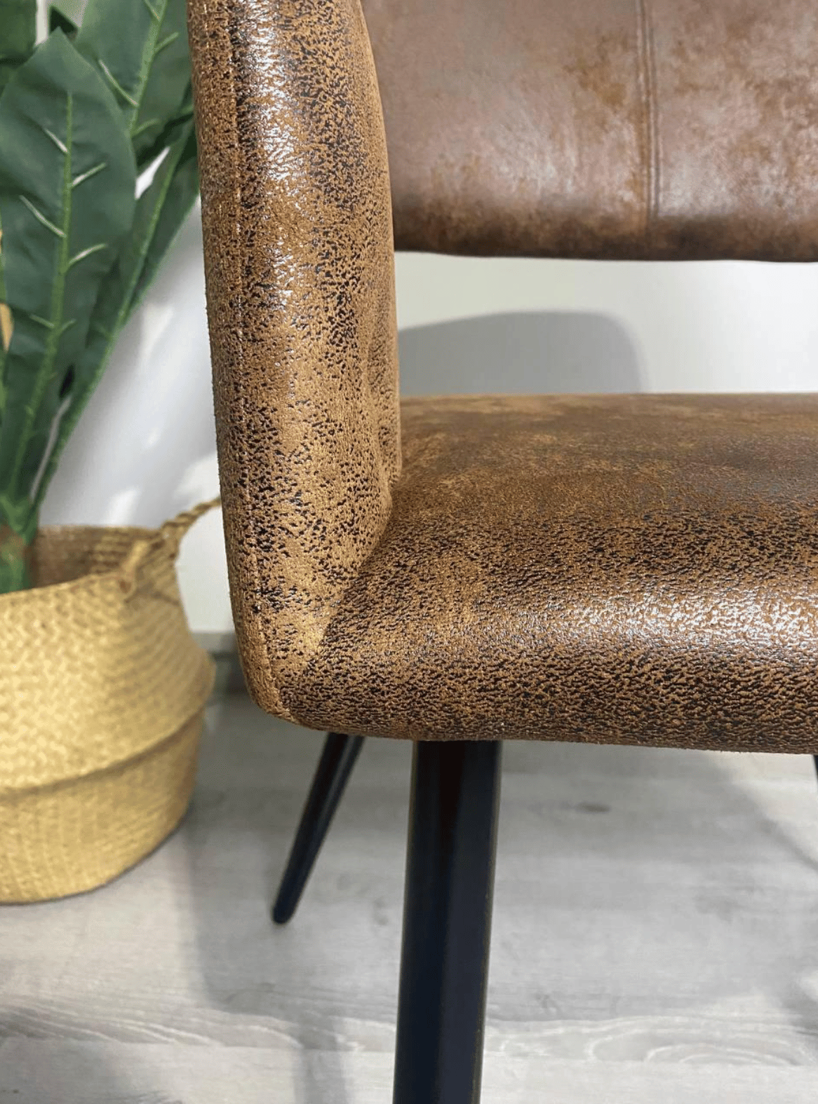 Butaca de Comedor Burgos Ecocuero Vintage con Patas de Metal | Silla Moderna para Living-6