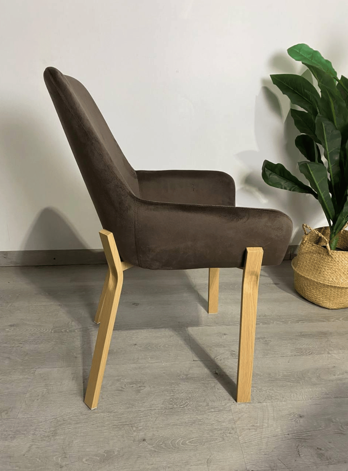 Sitial Oporto Tapizado en Felpa con Patas de Madera – Silla Moderna para Living,-3