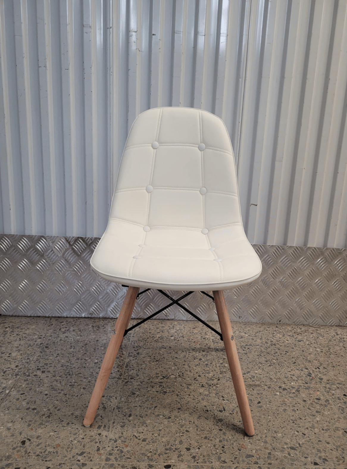 Pack 6 Sillas de Comedor Nórdica Capitone Ecocuero Acolchada con Patas de Madera-3