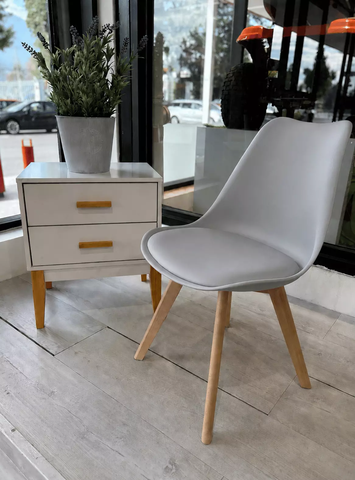 Pack 4 Sillas de Comedor Tulip Acolchadas con Patas de Madera-1