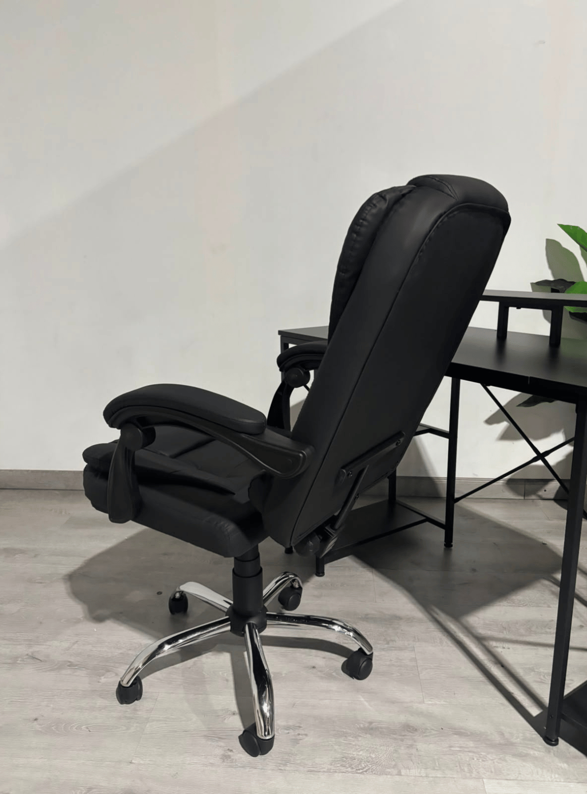 Silla de Escritorio Ergonomica Rex Ecocuero Negro Reclinable con Apoyapies-4
