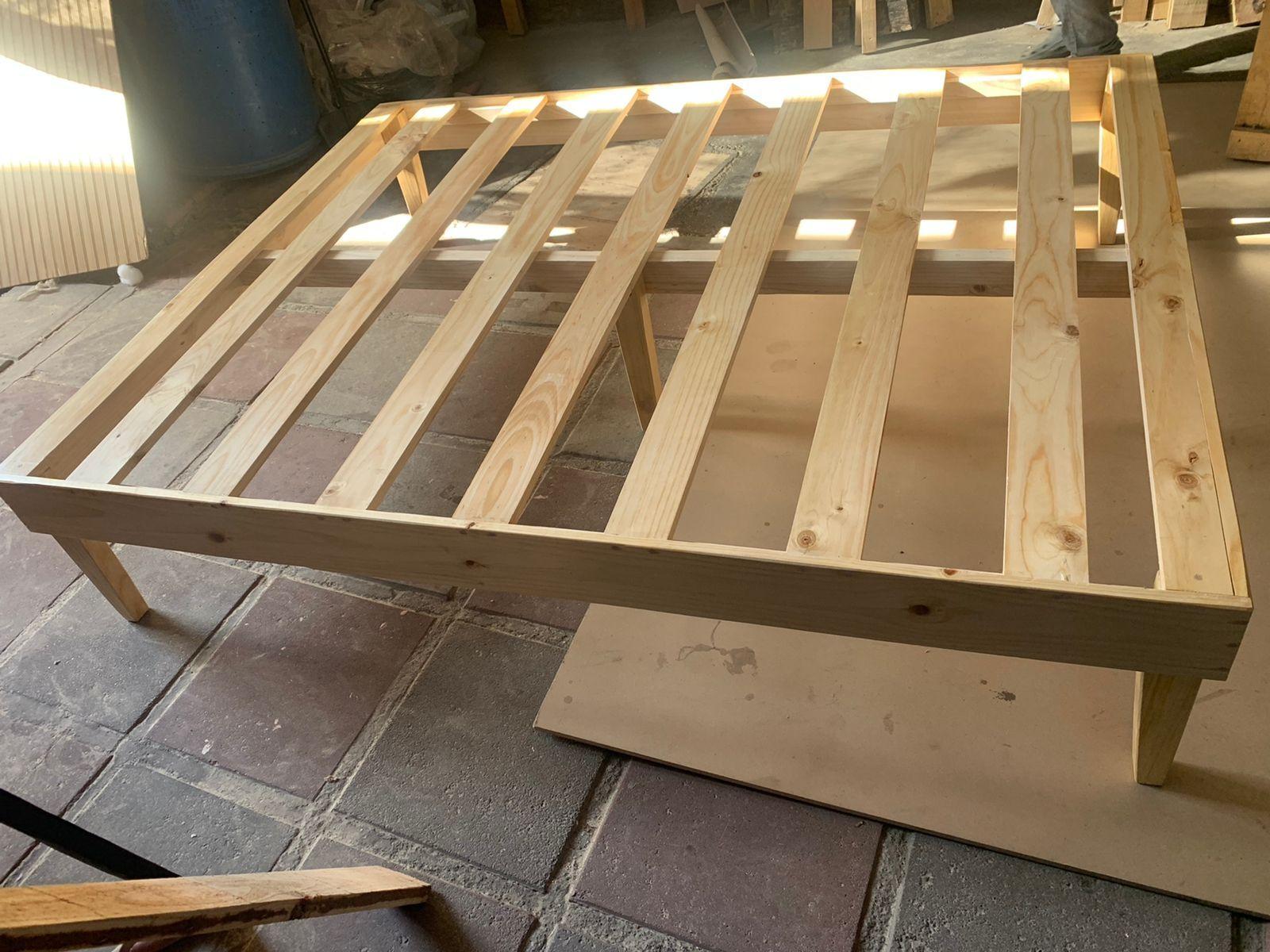 Base de Cama 2 plazas Europea de Pino Pulido y 32 cm de altura-2