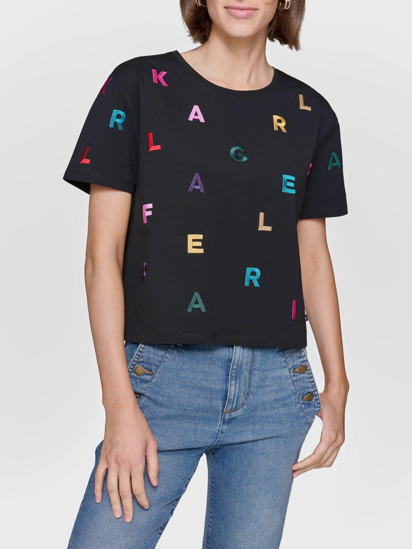 Polera con letras dispersas tejidas-1