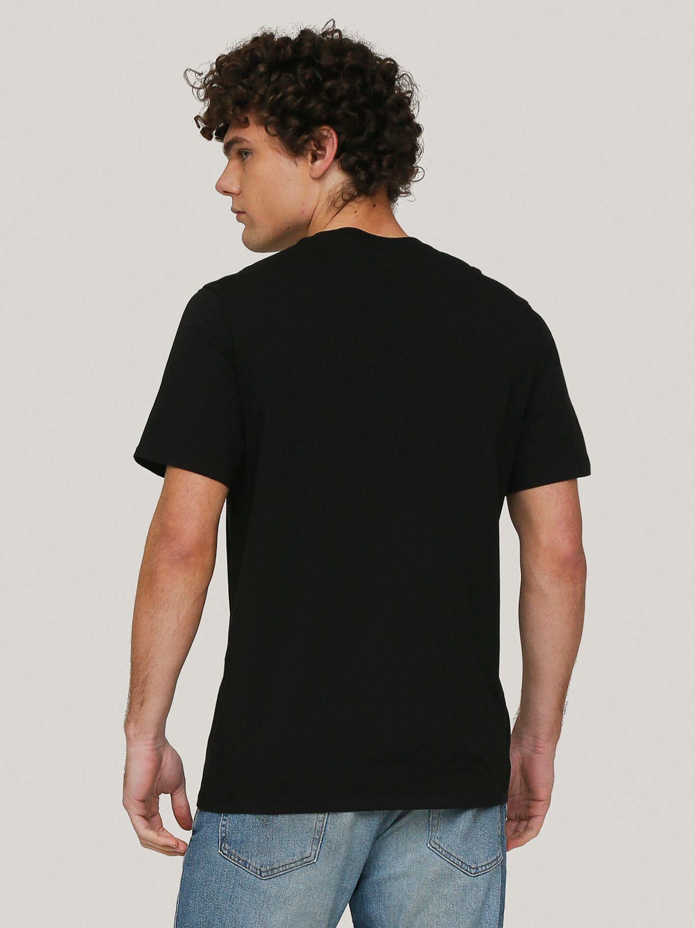 Polera gráfica con perfil Negra-3