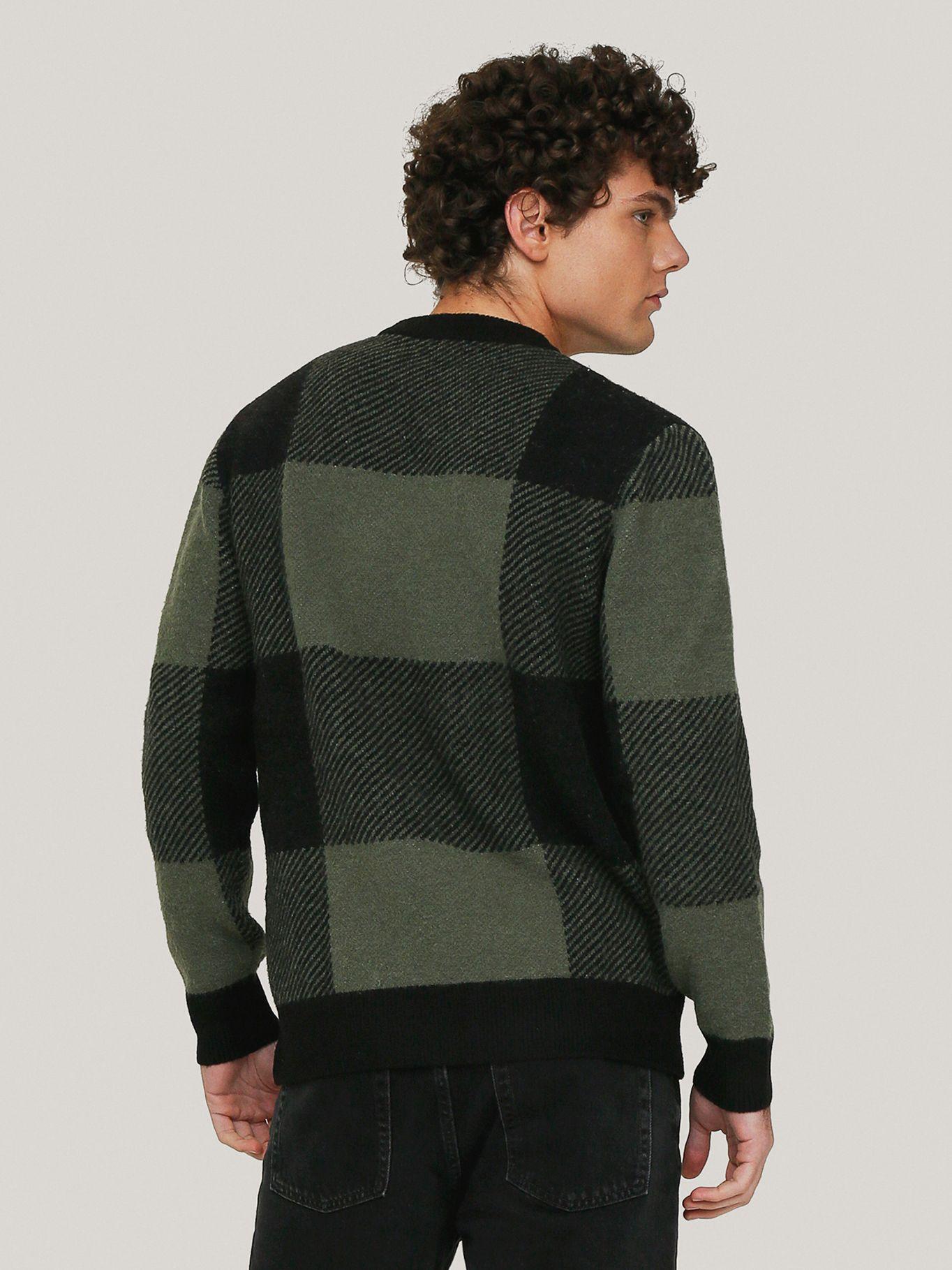 Sweater cuadros grandes con la firma de KARL Verde-3