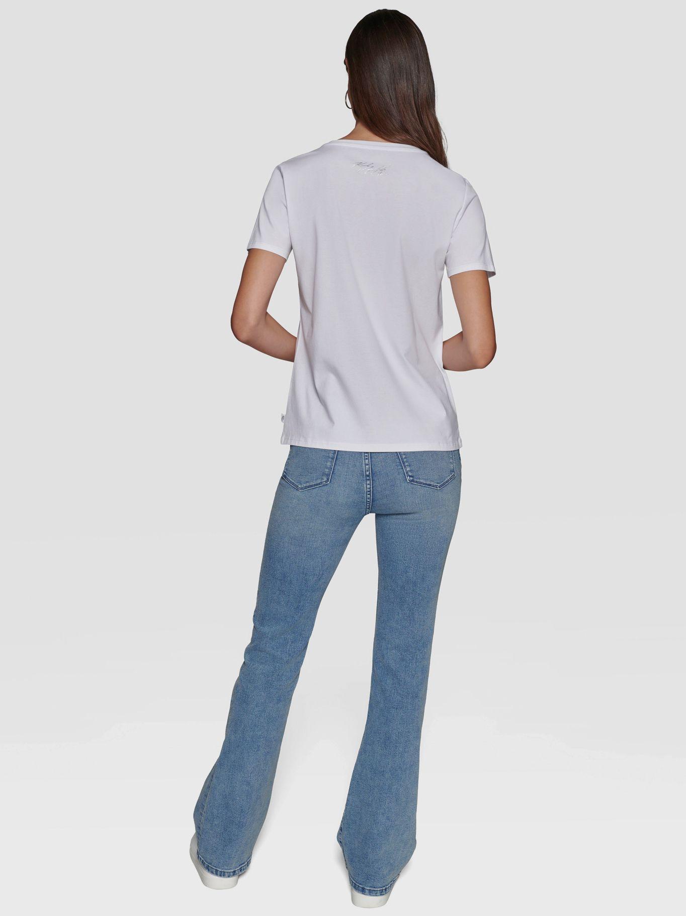 Polera con detalles de texto-3