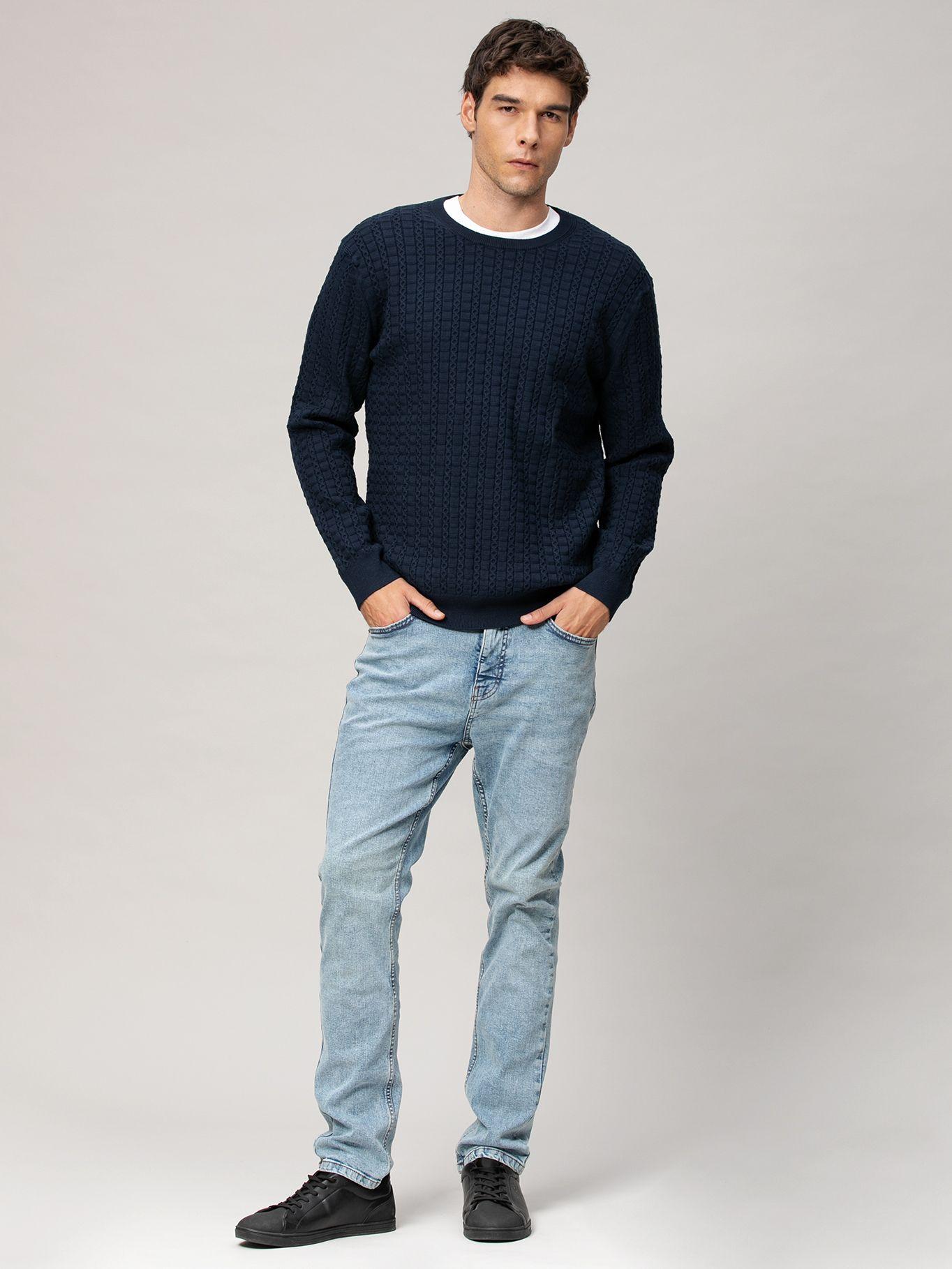 Sweater con tejido de patrón de cable Azul Karl-1