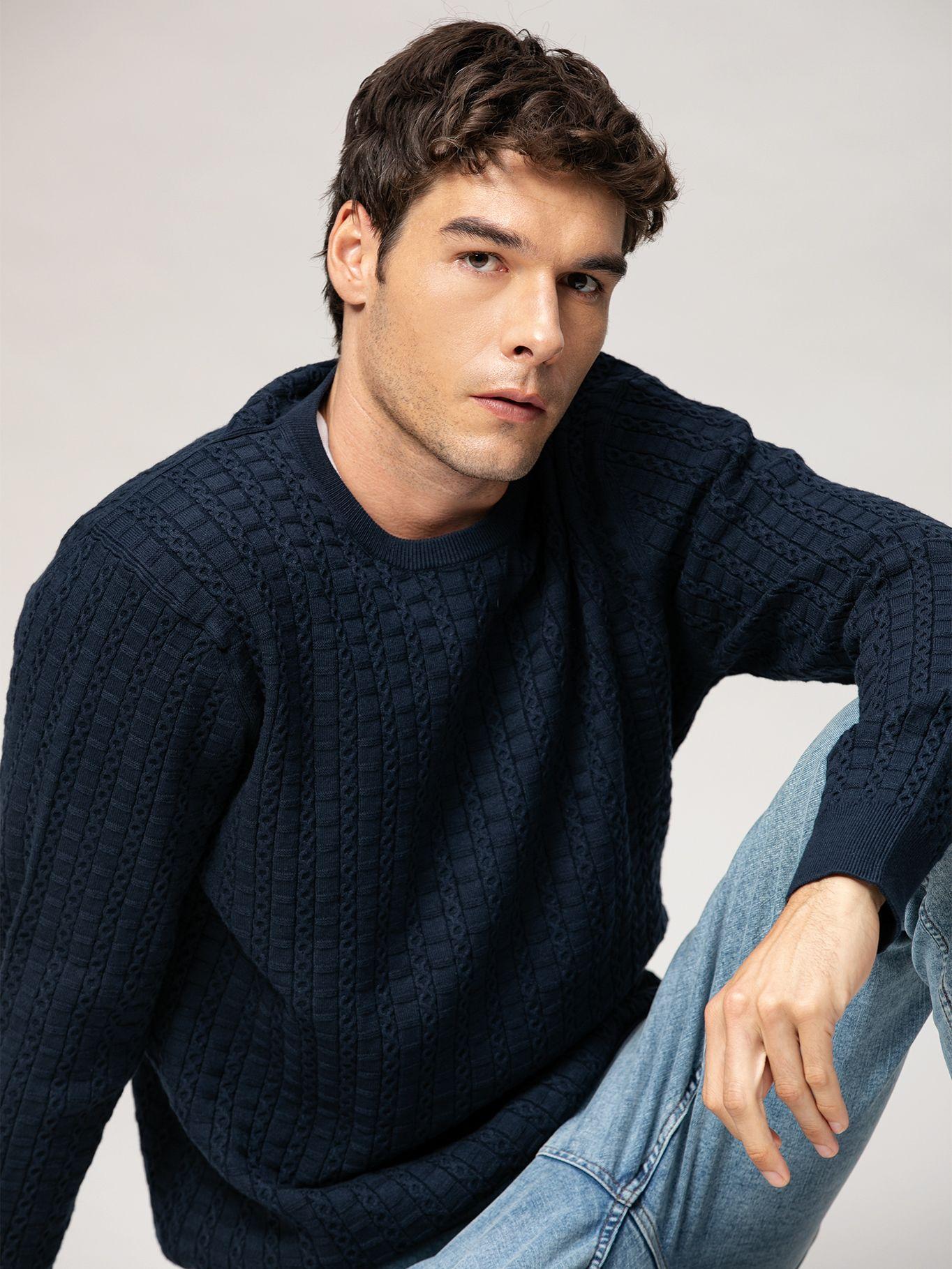 Sweater con tejido de patrón de cable Azul Karl-3