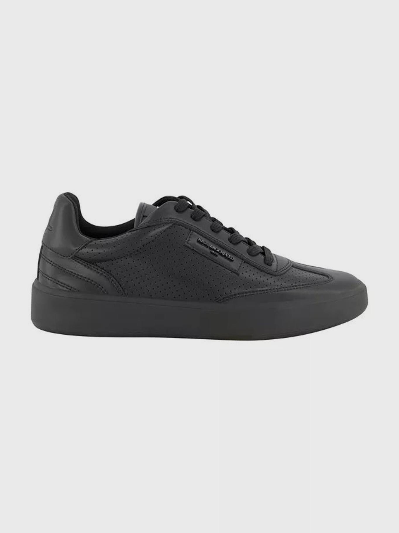 Zapatillas con diseño perforado-1
