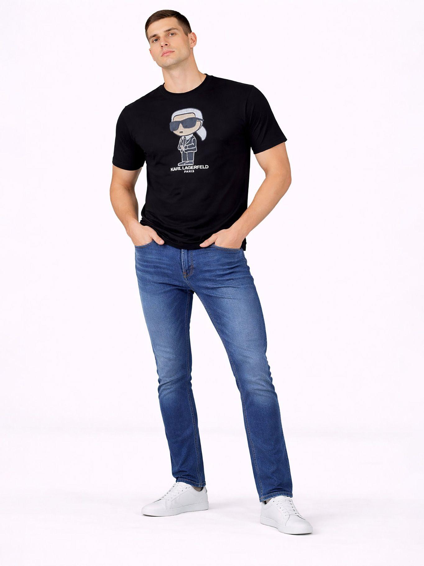 Polera con estampado de bordado completo Negro-1