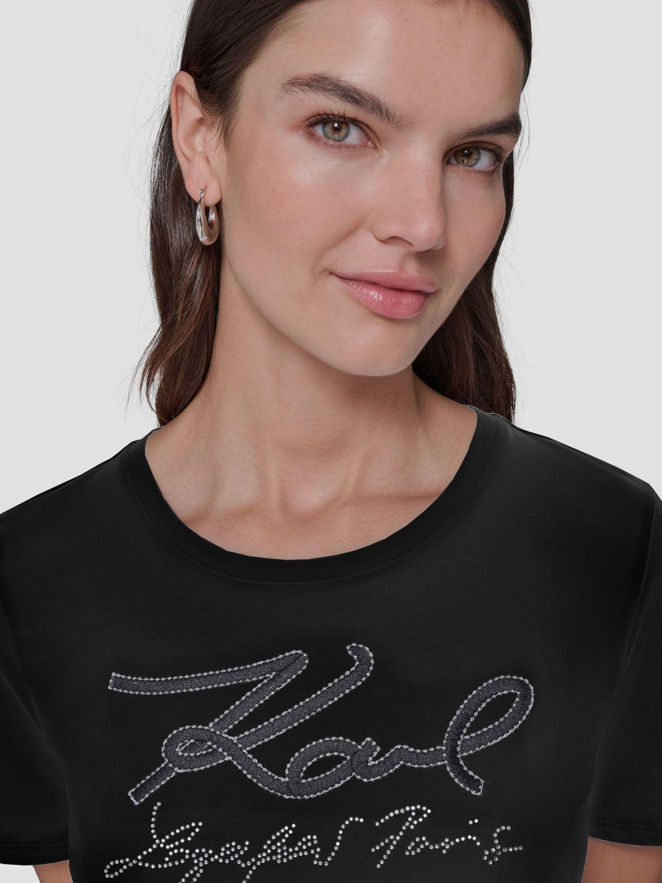 Polera con logotipo bordado-3