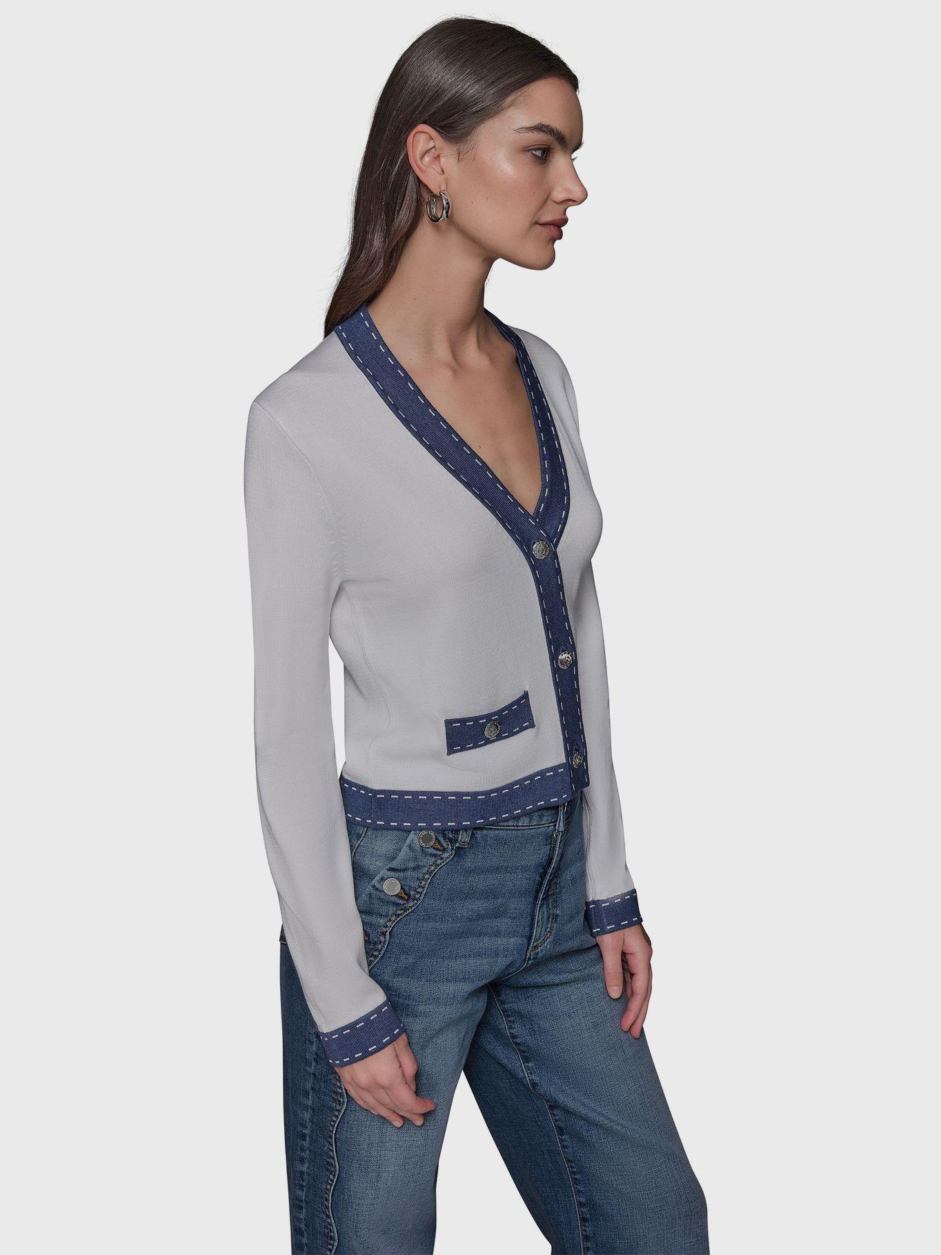 Sweater con escote en V Gris Karl Lagerfeld-5