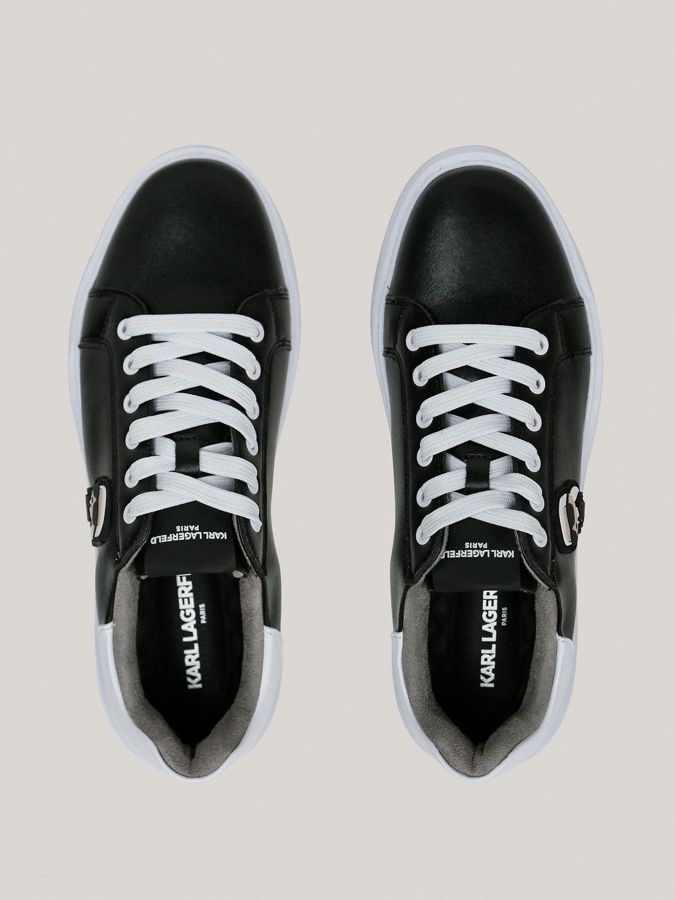 Zapatillas con parche de KARL-2