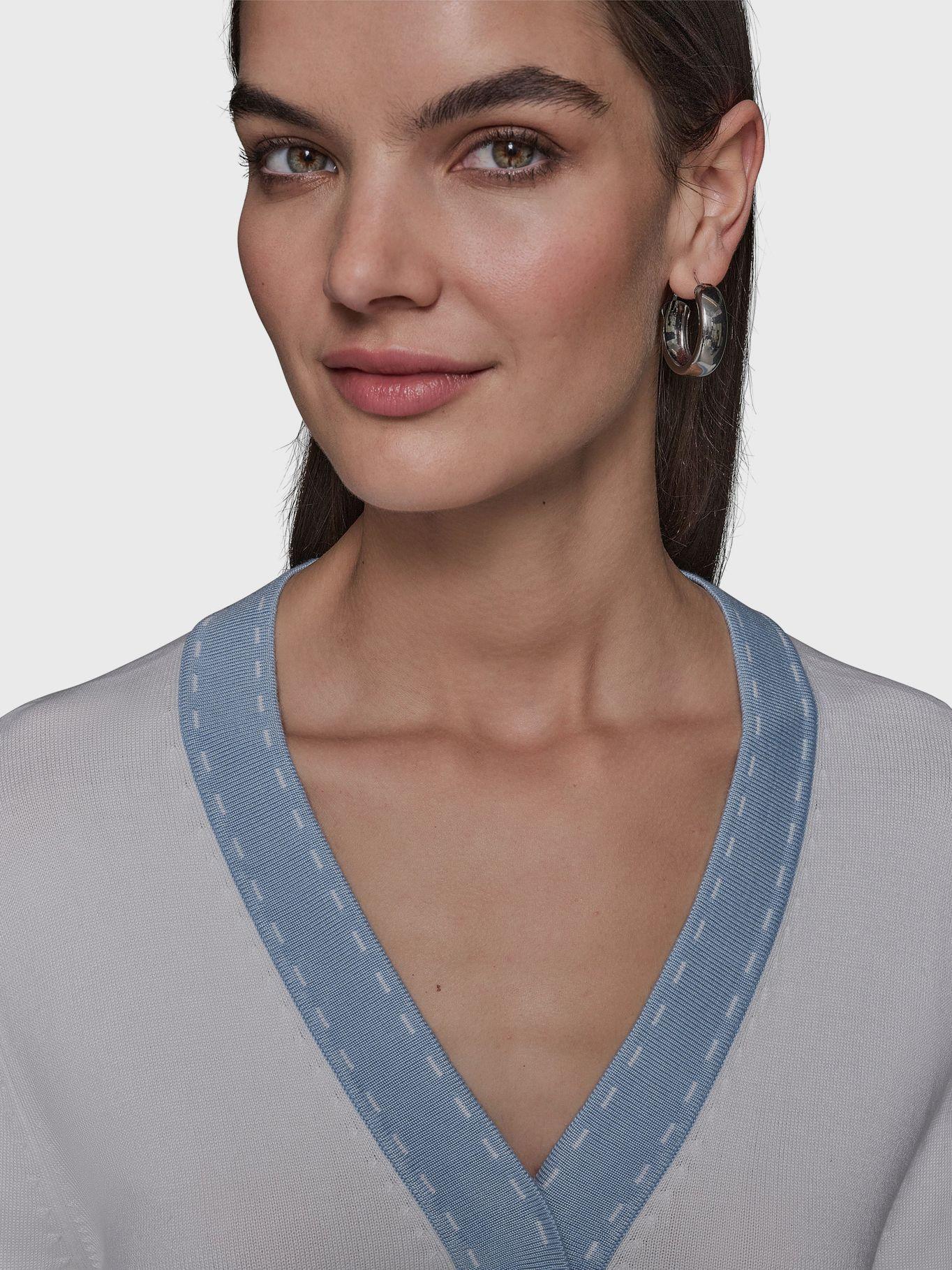 Sweater con escote en V Celeste Karl Lagerfeld-4