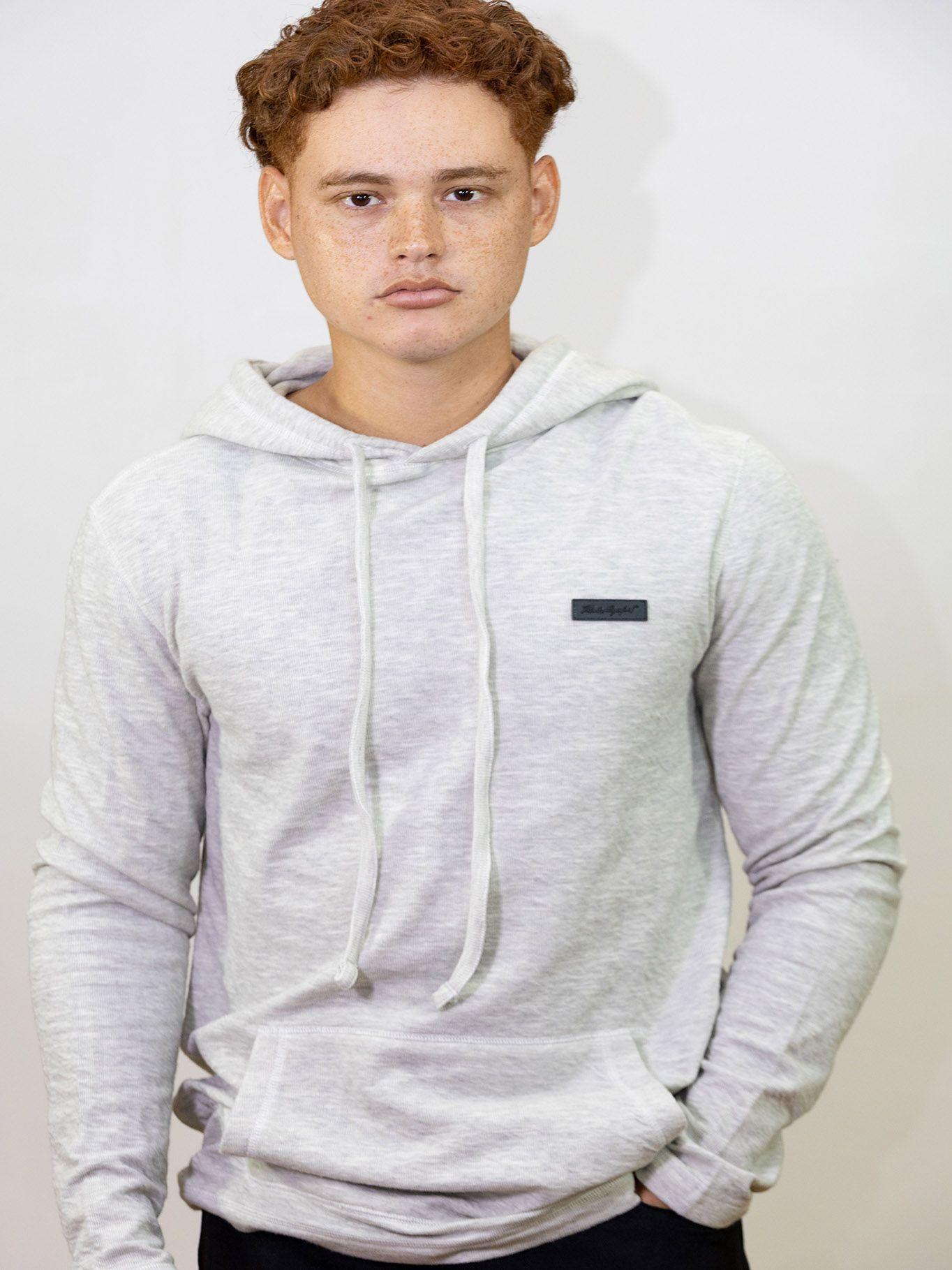 Polerón con gorro y parche de firma de Karl Gris Karl-0