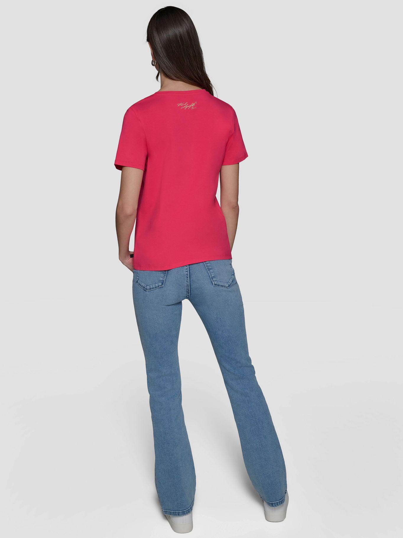 Polera con firma de KARL Rosada-2