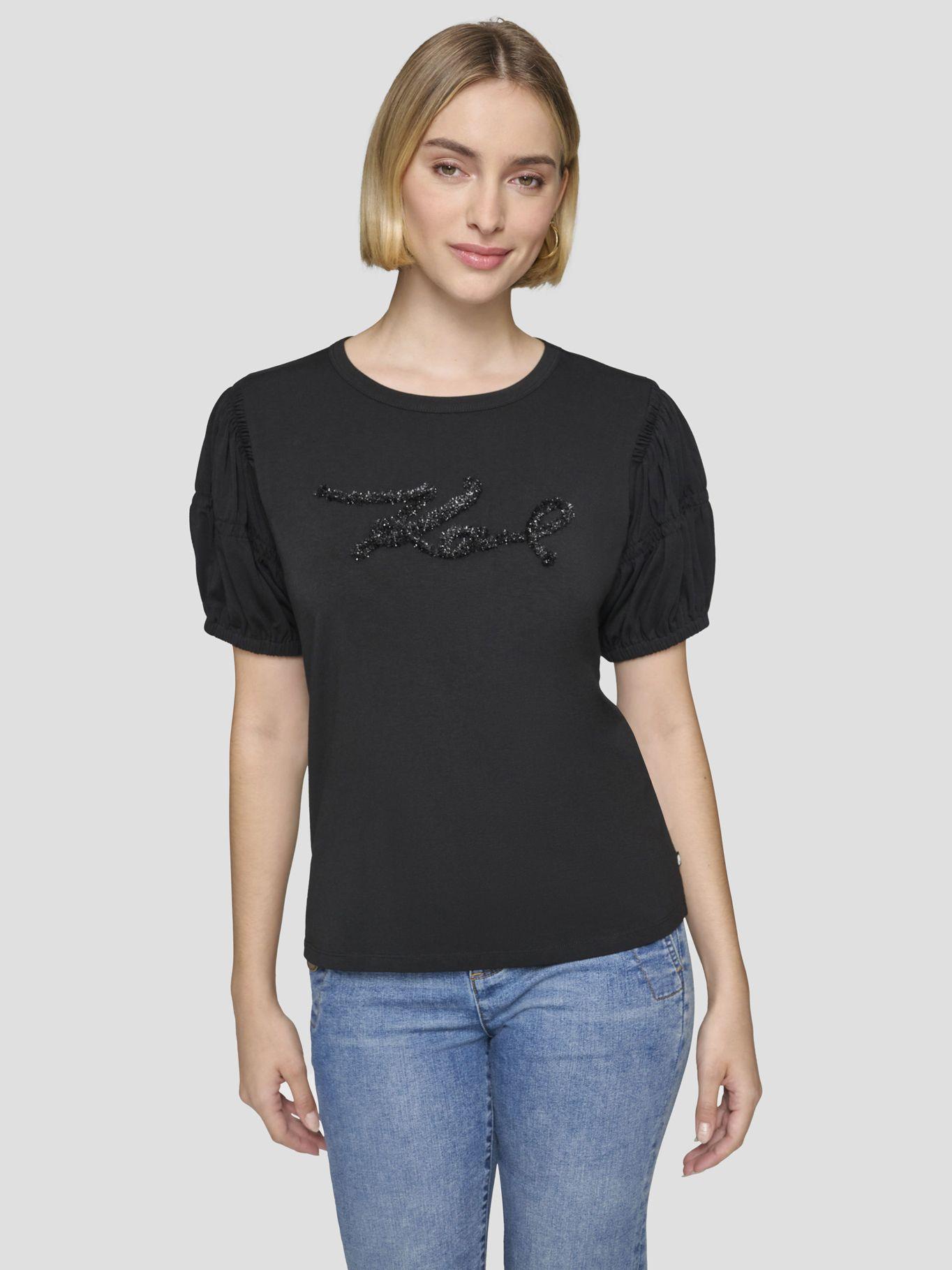 Polera con logo afelpado-0