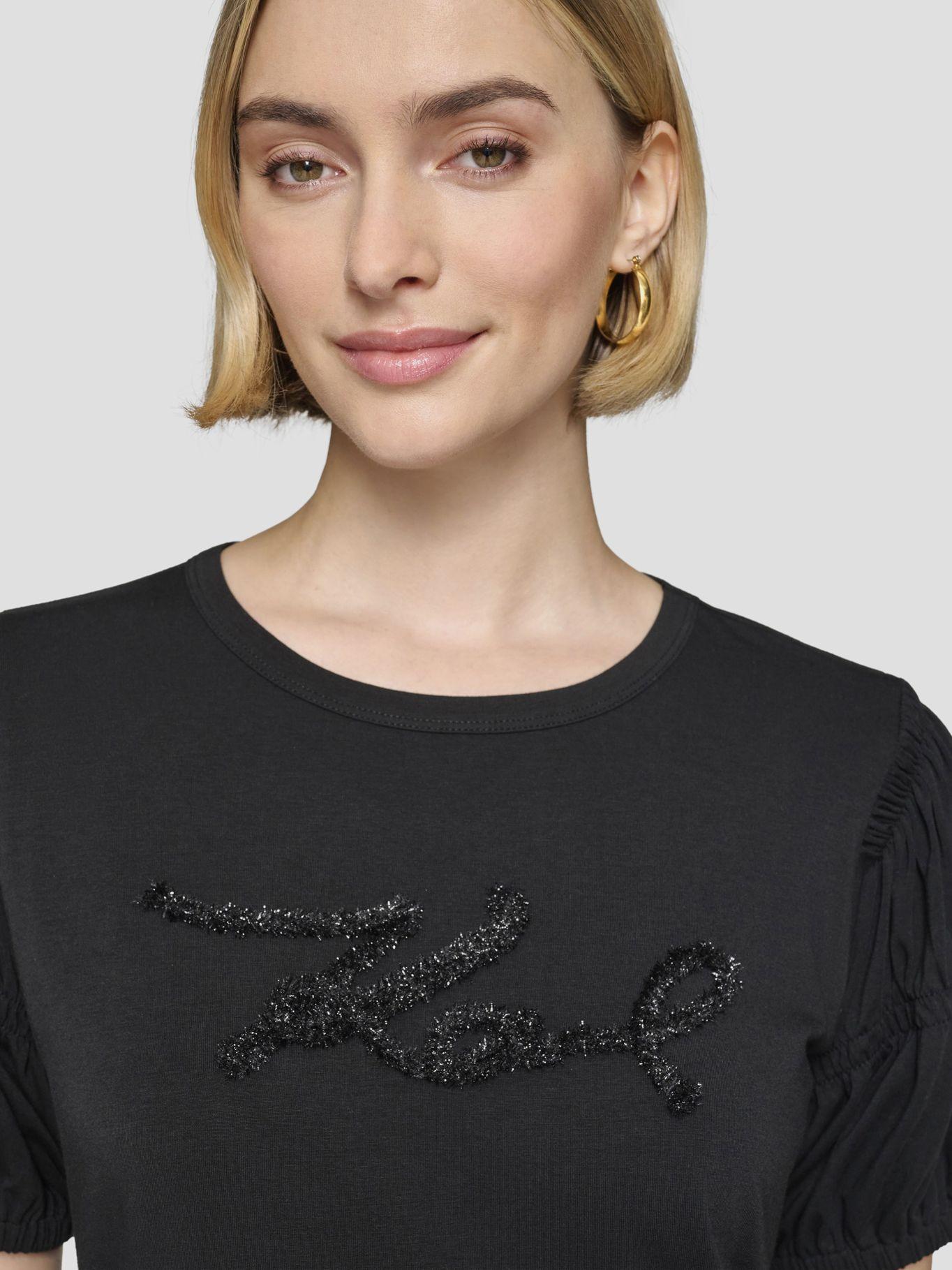 Polera con logo afelpado-3