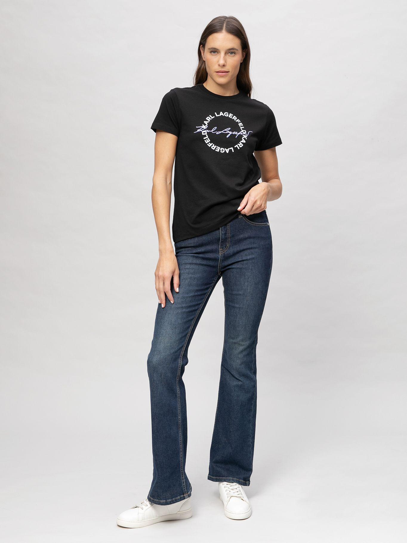 Polera cuello redondo estampado firma  Negro-1